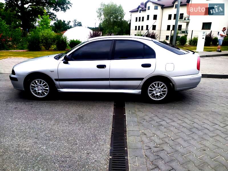 Mitsubishi Carisma (2003)
