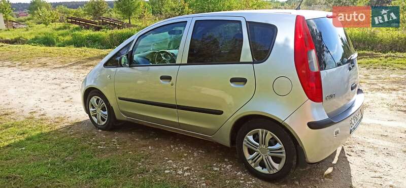 Mitsubishi Colt (2004)