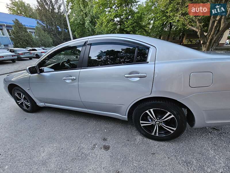 Mitsubishi Galant (2007)