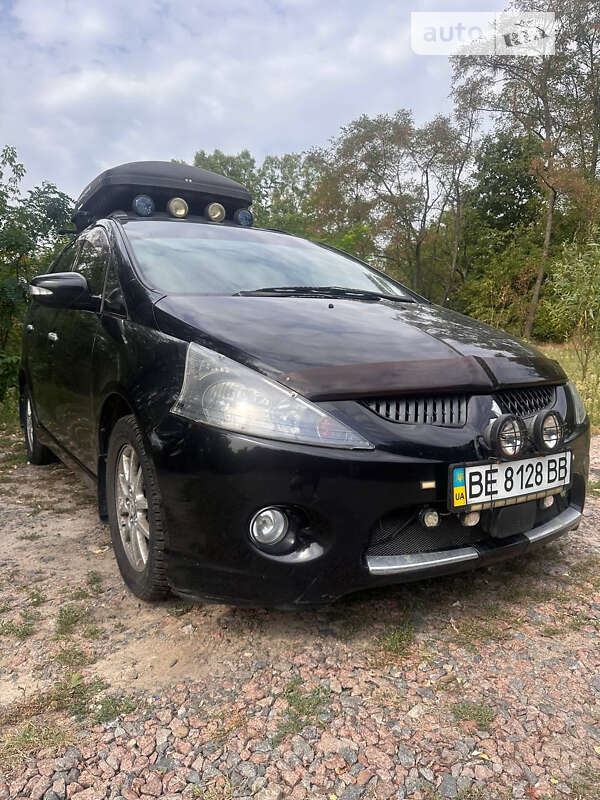 Mitsubishi Grandis (2004)