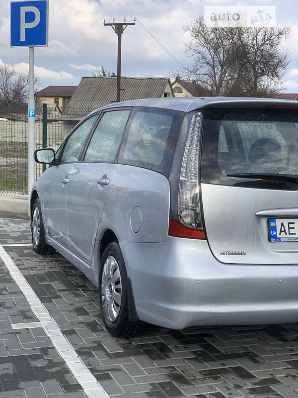 Mitsubishi Grandis (2008)