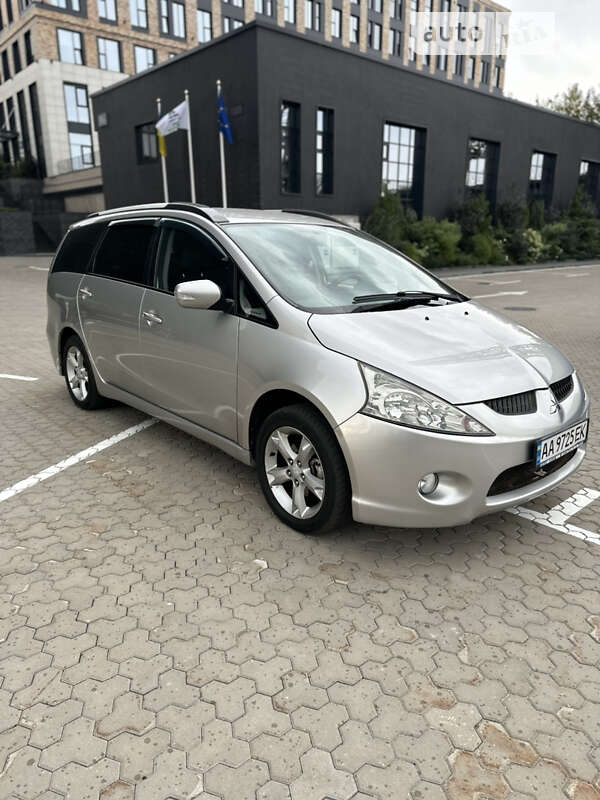 Mitsubishi Grandis (2008)