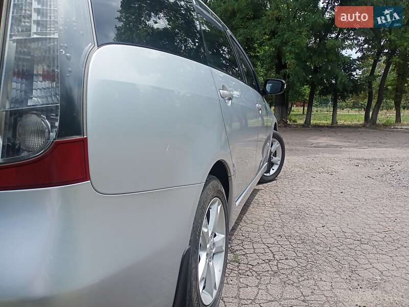 Mitsubishi Grandis (2008)