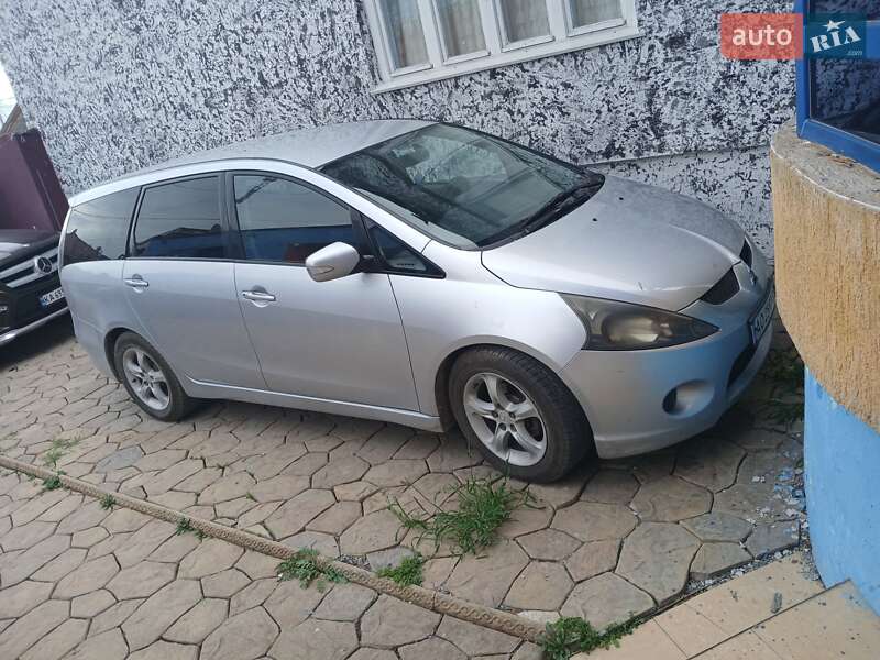 Mitsubishi Grandis (2005)