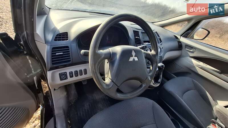 Mitsubishi Grandis (2006)