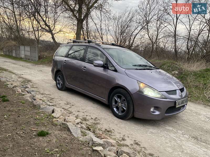 Mitsubishi Grandis (2004)