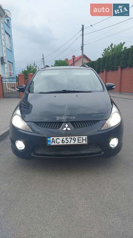 Mitsubishi Grandis (2005)