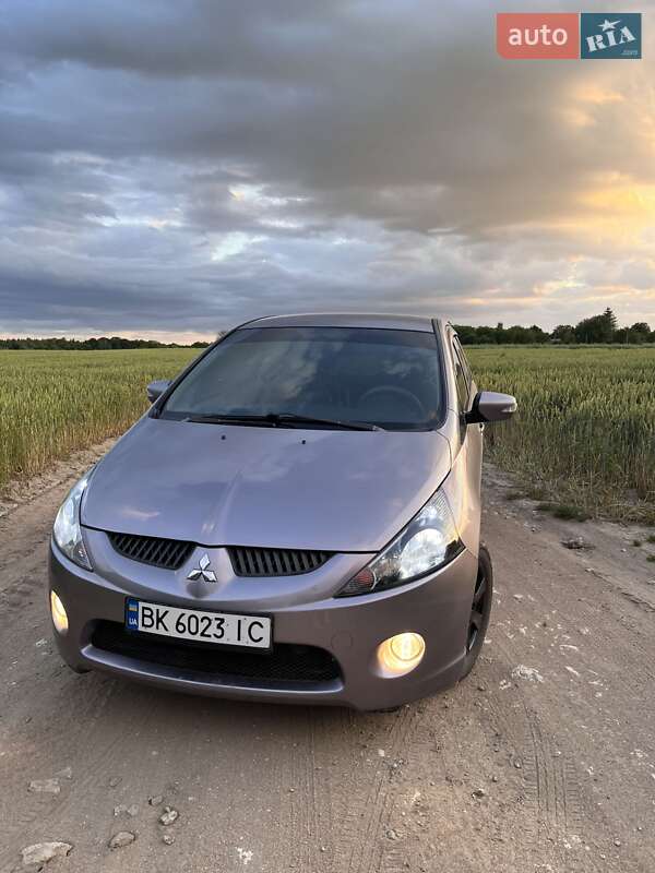 Mitsubishi Grandis (2004)