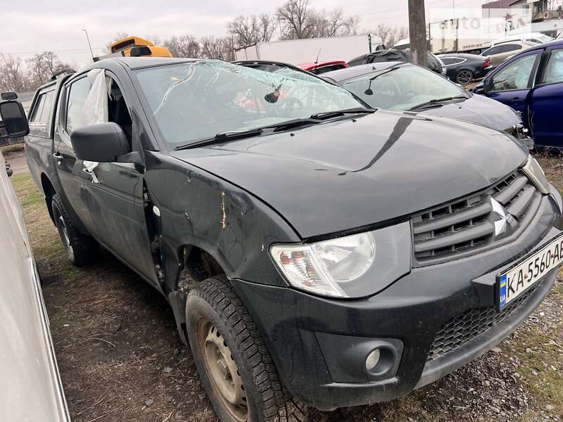 Mitsubishi L 200 (2015)
