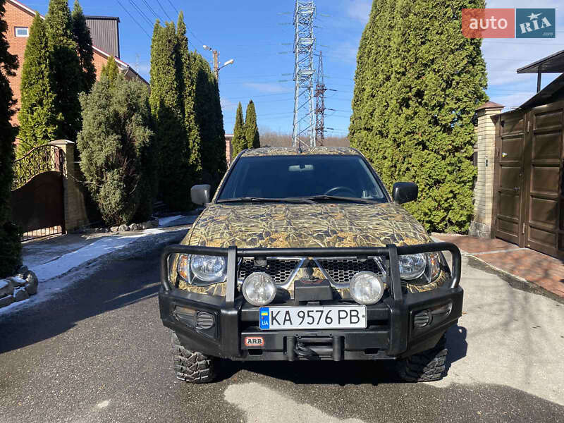 Mitsubishi L 200 (2011)