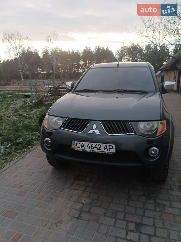 Mitsubishi L 200 (2008)