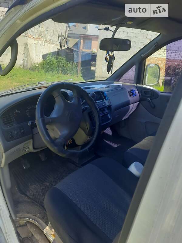 Mitsubishi L 400 (2000)