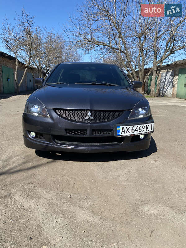 Mitsubishi Lancer (2004)