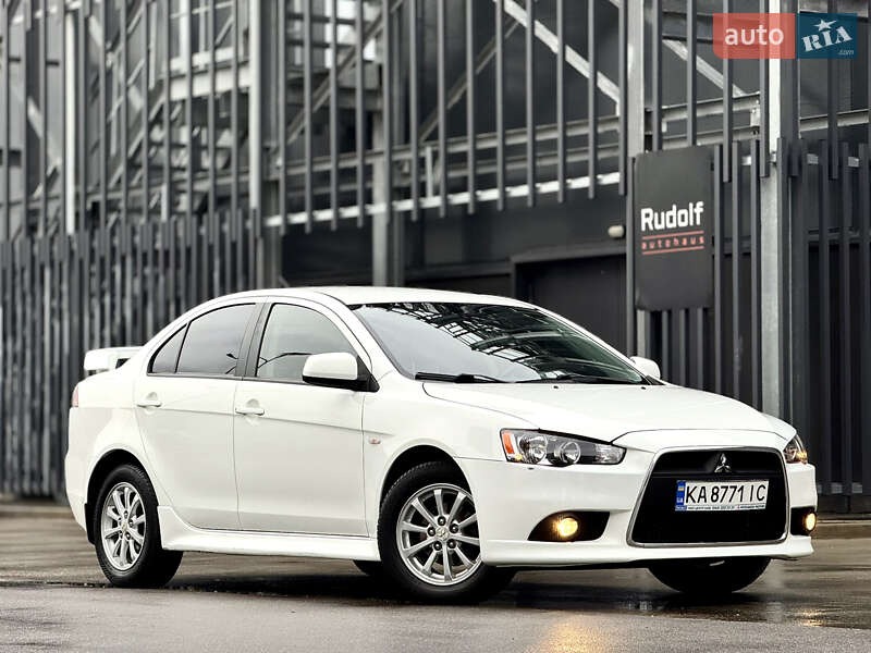Mitsubishi Lancer (2013)
