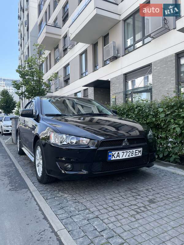 Mitsubishi Lancer (2011)