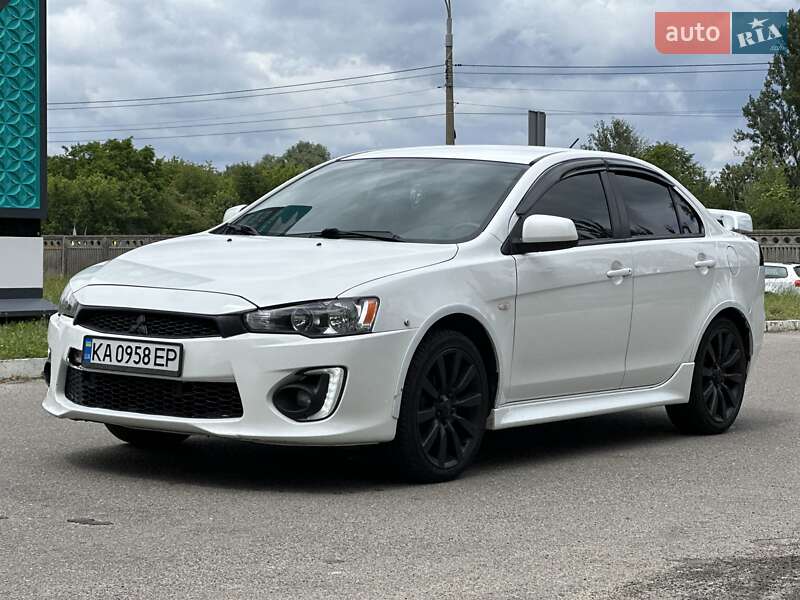 Mitsubishi Lancer (2016)