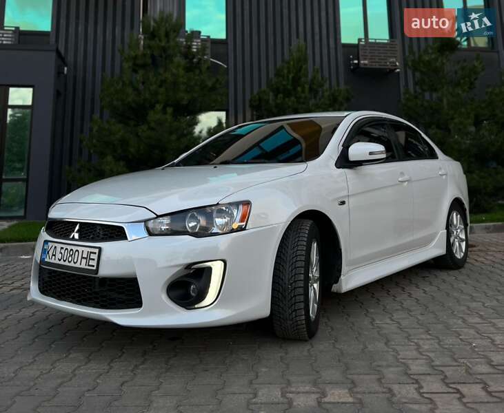 Mitsubishi Lancer (2015)