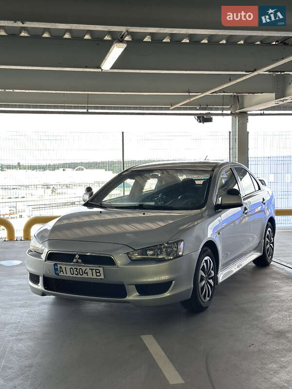 Mitsubishi Lancer (2013)