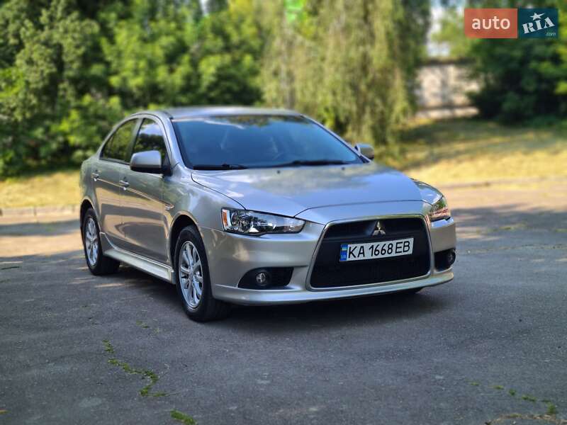 Mitsubishi Lancer (2012)