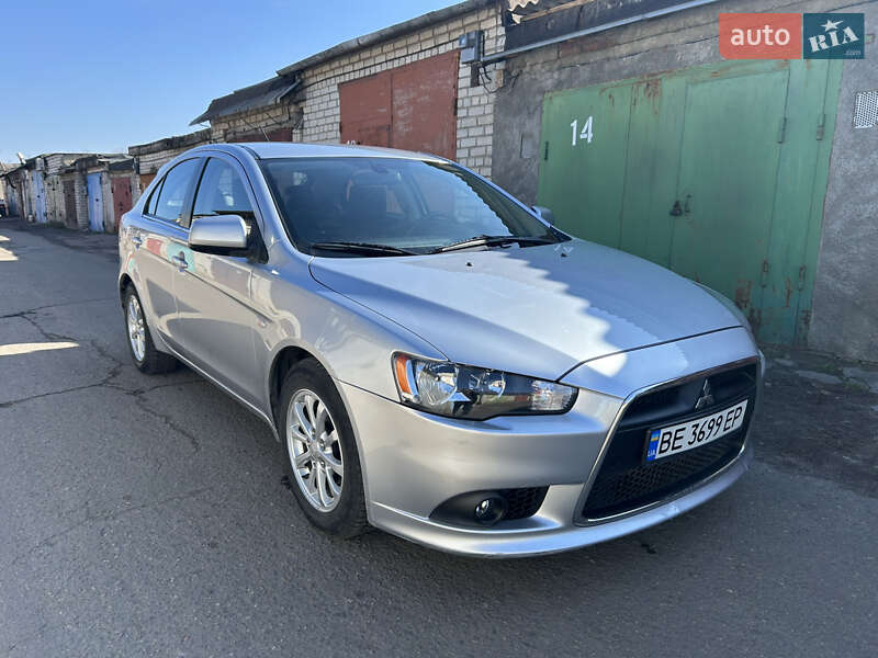 Mitsubishi Lancer (2011)