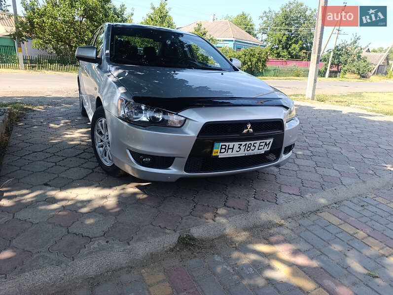 Mitsubishi Lancer (2011)