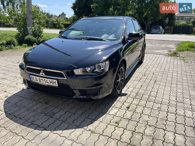 Mitsubishi Lancer (2015)