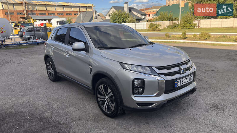 Mitsubishi Outlander sport (2019)