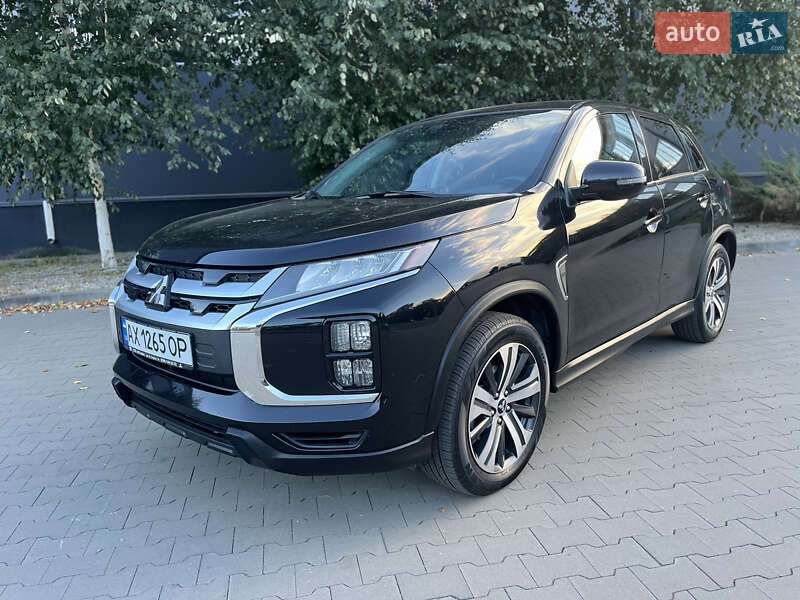 Mitsubishi Outlander sport (2019)