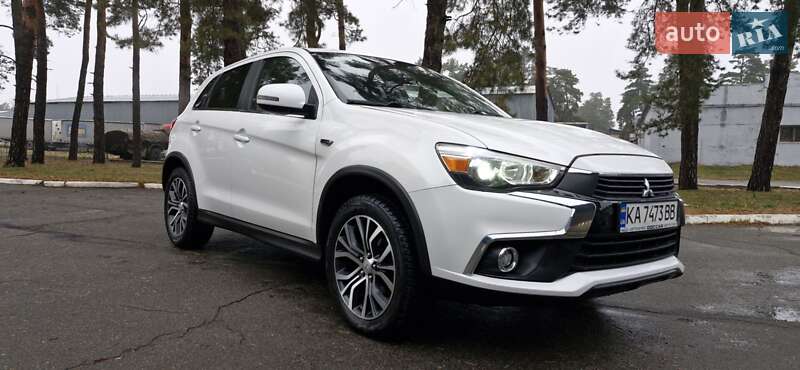 Mitsubishi Outlander sport (2016)