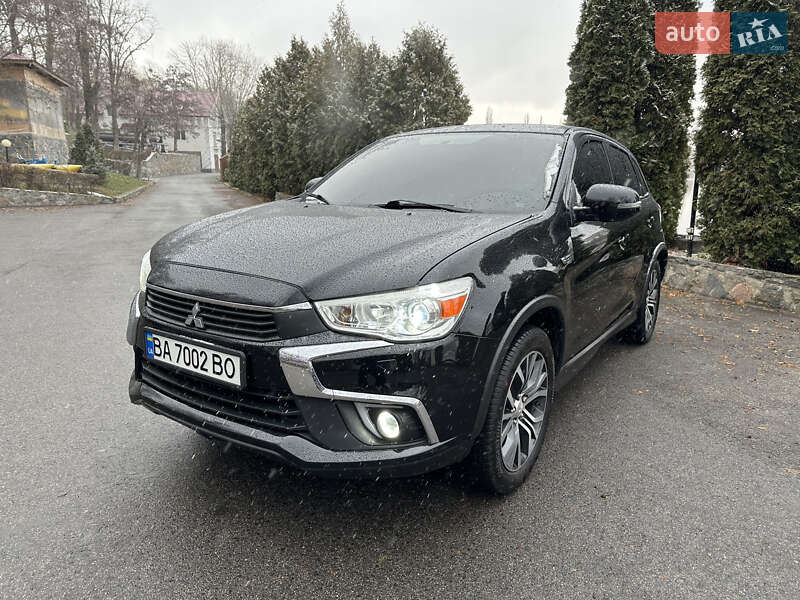Mitsubishi Outlander sport (2017)