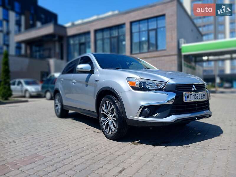 Mitsubishi Outlander sport (2016)