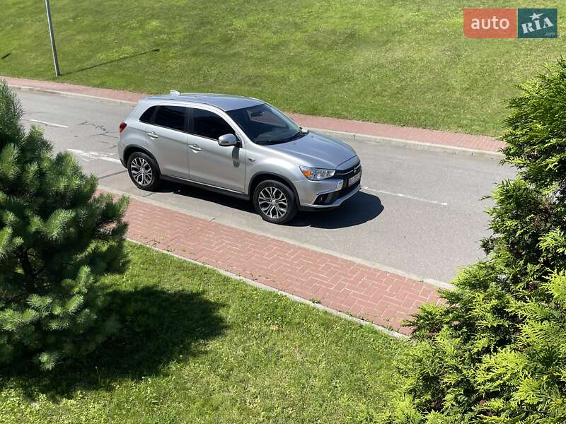 Mitsubishi Outlander sport (2018)