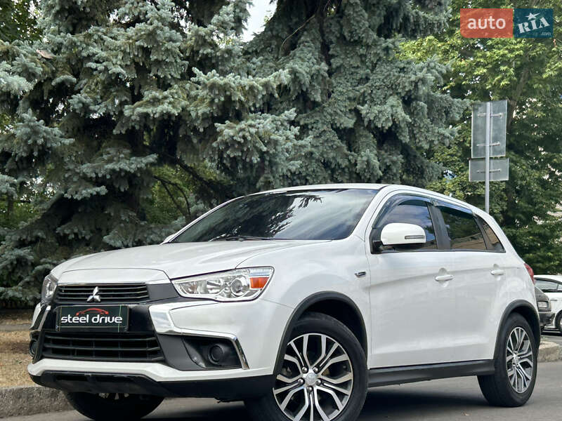 Mitsubishi Outlander sport (2016)