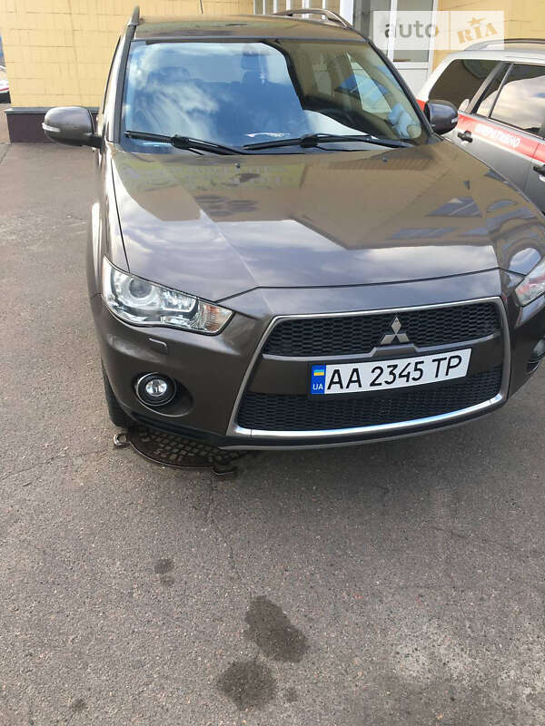 Mitsubishi Outlander xl (2011)