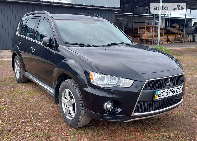 Mitsubishi Outlander xl (2011)
