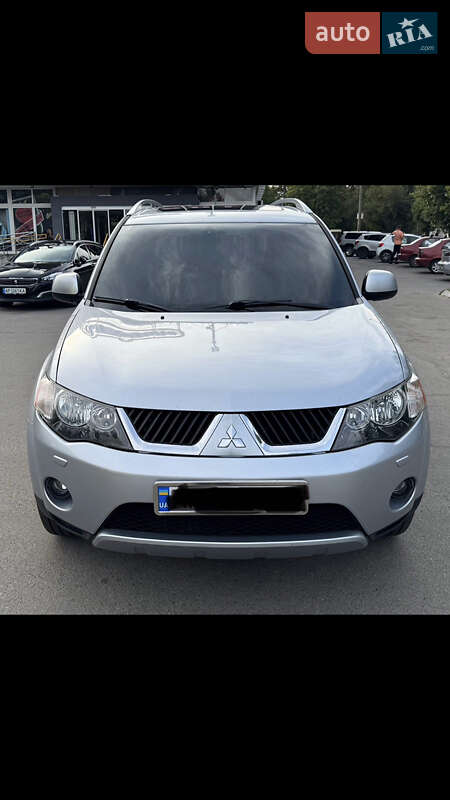 Mitsubishi Outlander xl (2009)