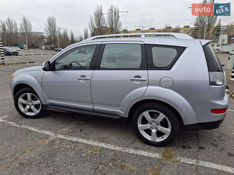 Mitsubishi Outlander xl (2009)