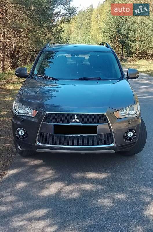 Mitsubishi Outlander xl (2011)