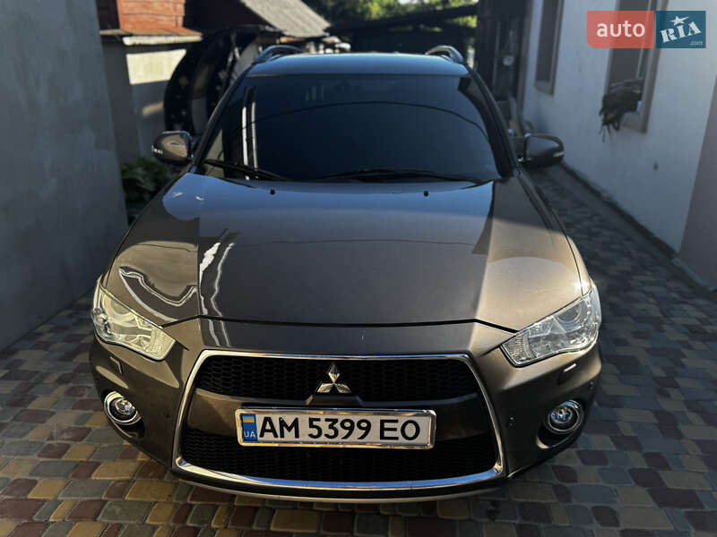 Mitsubishi Outlander xl (2011)