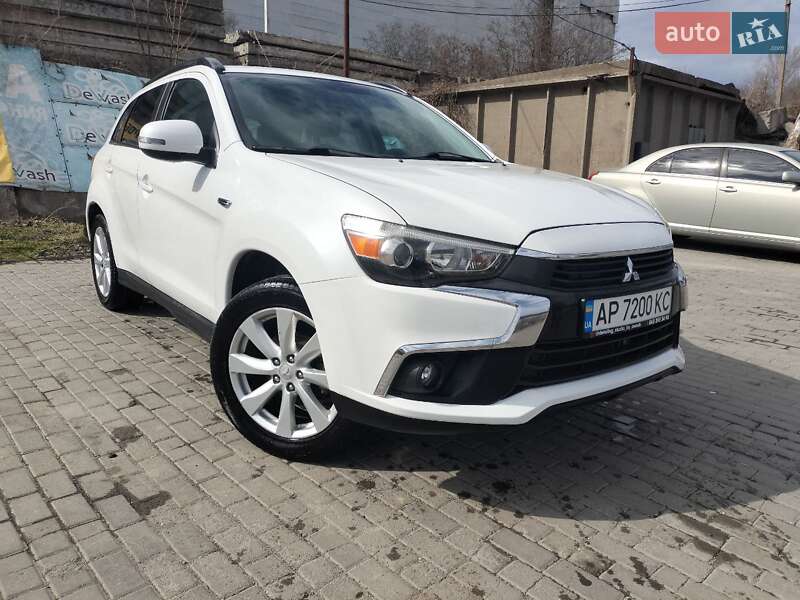 Mitsubishi Outlander (2015)
