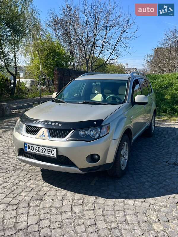 Mitsubishi Outlander (2007)