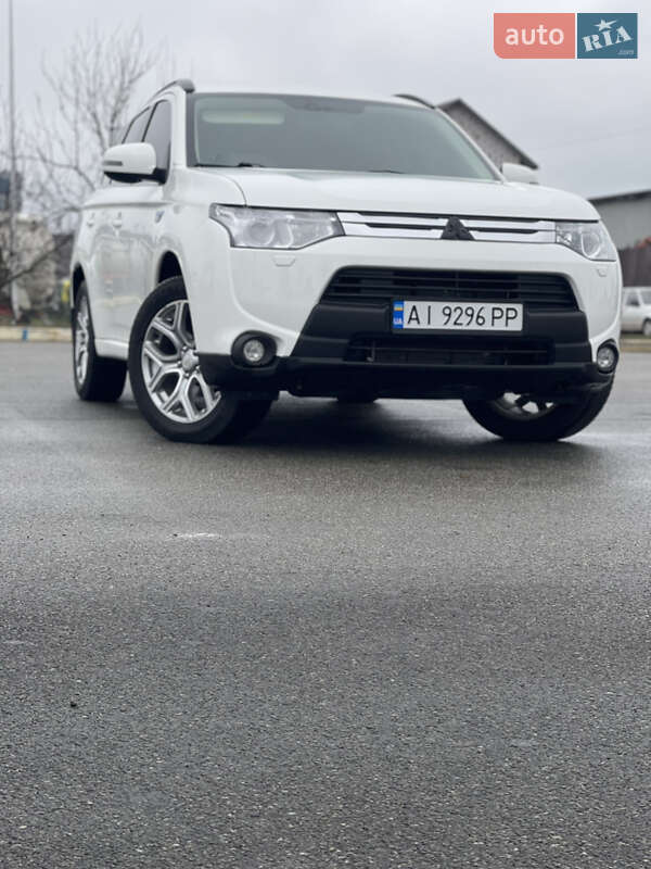 Mitsubishi Outlander (2013)
