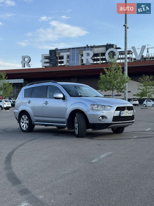 Mitsubishi Outlander (2012)
