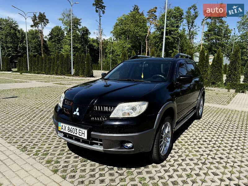 Mitsubishi Outlander (2005)