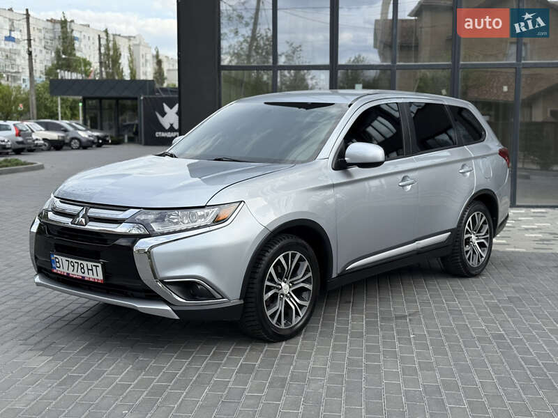 Mitsubishi Outlander (2016)