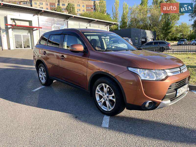 Mitsubishi Outlander (2014)