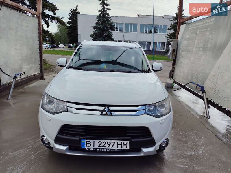 Mitsubishi Outlander (2014)