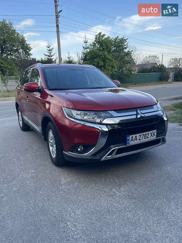Mitsubishi Outlander (2018)
