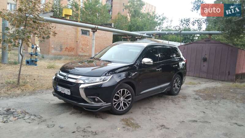 Mitsubishi Outlander (2015)