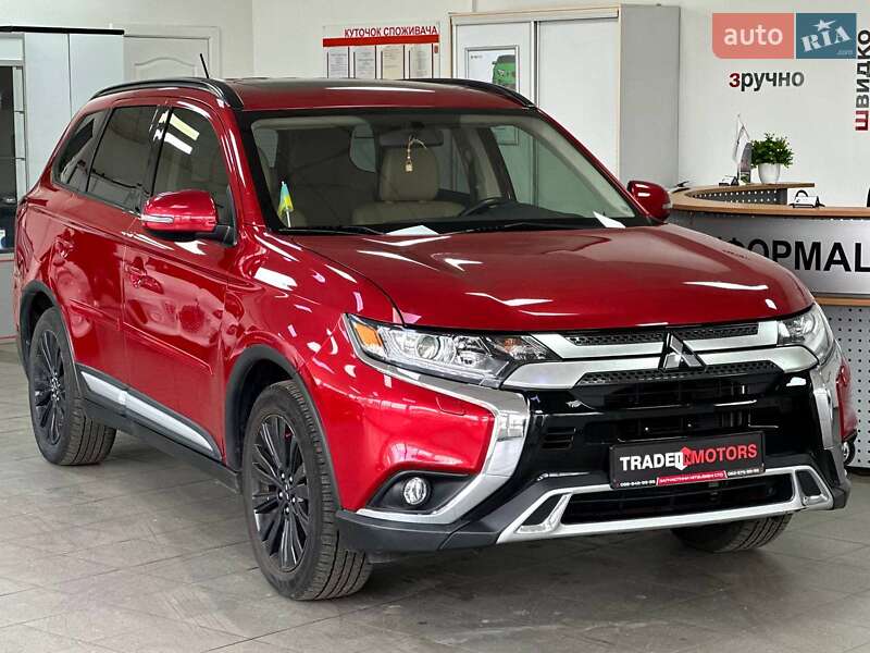 Mitsubishi Outlander (2016)